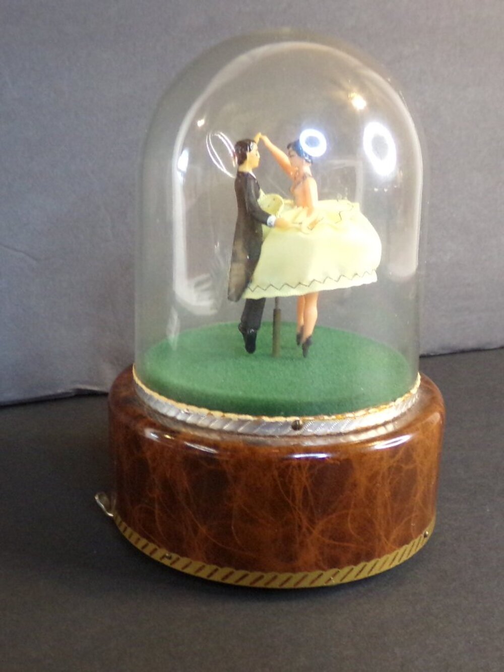 Vintage Reuge Dancing Couple Ballerina Ball Music Box "Strangers In The Night"